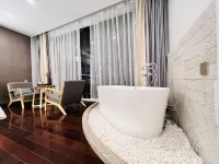 Walnut Tree Soup Spring Homestay - balcony