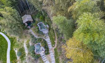 Dousha River Hot Spring Town Hotel