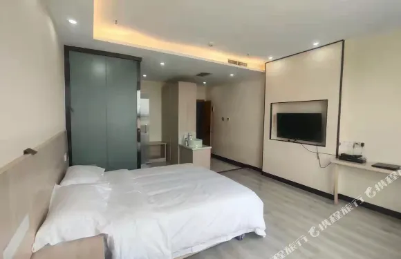 伊寧鴻鵠主題酒店