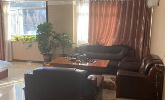 Qinglong Lijun Hotel