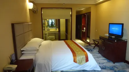 Jimsar Colorful Garden Grand Hotel Отели рядом с достопримечательностью «Kalamaili Nature Reserve»