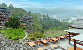 Wangcun Caotang Inn (Furong Town Waterfall)