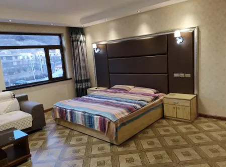 Yizhen Yangtang Hotel