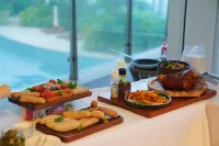 Silver Sands Hotel By RìChū - breakfast