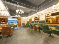 Zhefei Hotel (Beijing Daxing Longhu Tianjie Shengwu Yiyao Jidi Subway Station) Hotels near Biomedical Base Station