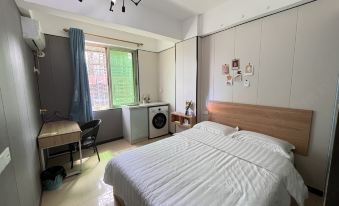 Four Seasons Accommodation