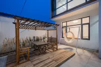 Floral Hotel· Beijing hanyue No. 3 B & B Hotels near Paizi Mountain