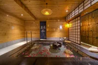 In Mount Jiuhua - con terme