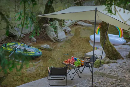 Chayu Inn (Anji Outer Line Store) Отели рядом с достопримечательностью «Jiulongxia Scenic Area»