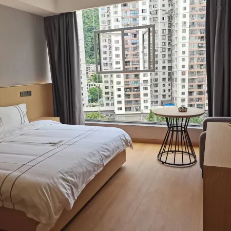 Huangping Tonghai Business Hotel