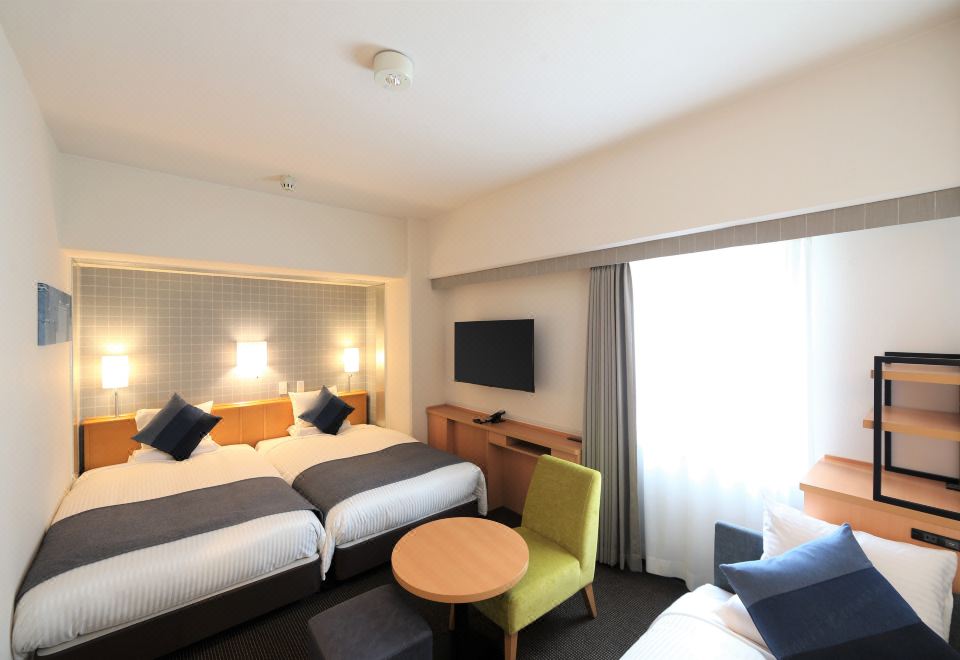 4. HOTEL MY..