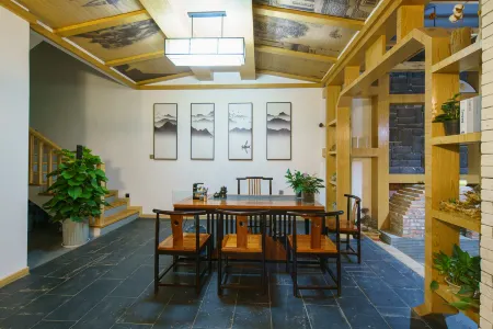 Huaning Kangyuan Homestay