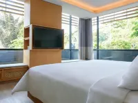 Artotel Casa Kuningan Hotels near Kuningan City