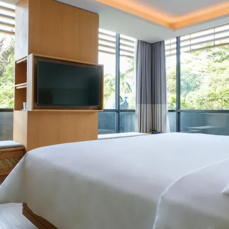 Artotel Casa Kuningan Отели рядом с достопримечательностью «Статуя Панчоран»
