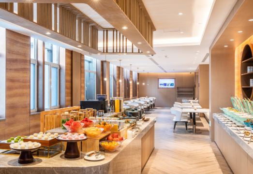 3. 칭다오 우쓰광창..