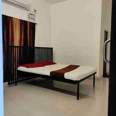 UNIVERSAL FARM HOUSE Dining/Meeting Rooms