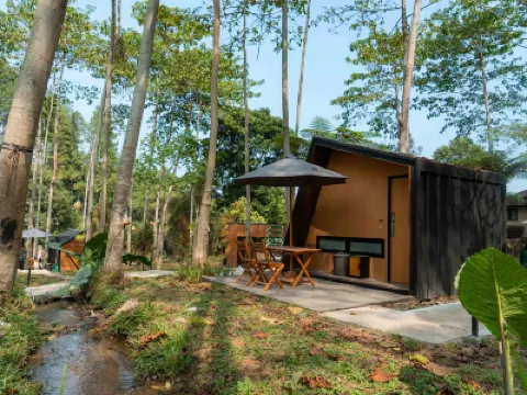 Bobocabin The Tavia, Puncak Hotels near Cimory Riverside