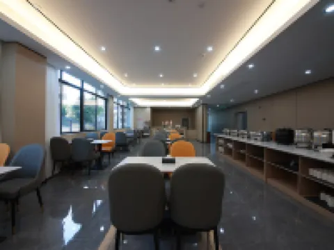 Sakura Four Seasons Hotel فنادق في جانغ بينغ