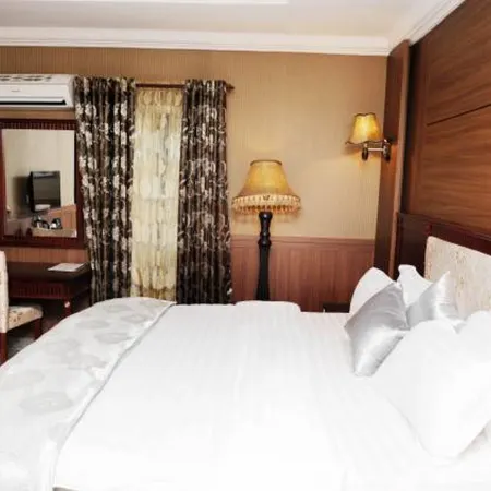 R&A City Hotel