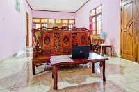SPOT ON 93182 Hotel Jaya Kusuma Hotel in zona Prambanan