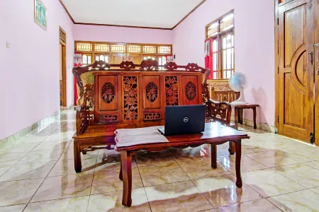 Hotel O Jaya Kusuma Отели в г. Prambanan