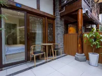 Qianyu Homestay in Dujiangyan (Dujiangyan Scenic Area) فنادق في دوجيانغ يان