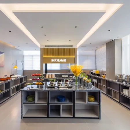 Homeinn Selected Hotel (Dezhou Kangbo Avenue Municipal Government)