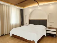 Qinghai Lake Scenic Area · Lakeside Yuanshu - Homestays