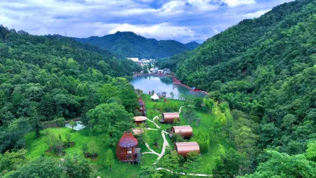 Sanwan Shiguang Homestay Отели рядом с достопримечательностью «Mao Zedong Former Residence (Northwest to Sanwan Travel Shopping Center)»
