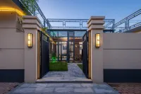 Floral Hotel·Rizhao Yunjuan Yunshu