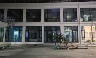 Delinghalan Yun Shared Courtyard (Country Garden Store)