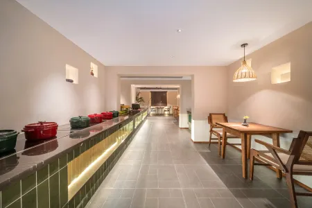 No. 96-1, No. 16, Dongfeng Road, China/Henan/Zhengzhou/Jinshui District/China Отели рядом с достопримечательностью «North China University of Water Resources and Electric Power Relational Area»