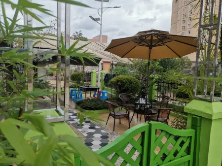 Longjia Quadrangle Inn Homestay Отели в г. Душань