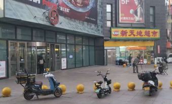 Lakefront Rizu Apartment - Housity