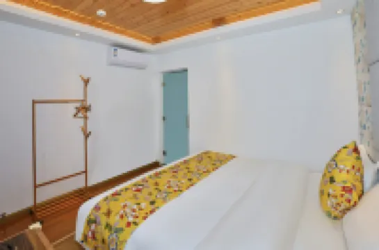 Dali Liuyue Inn (Ancient City South Gate)