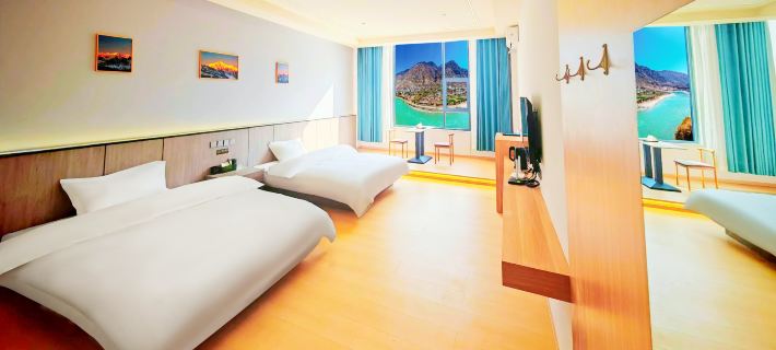 Deqin Haowan No.8 River View Grand Hotel Deqen otelleri