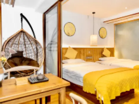 Shanqiao Jian River View Homestay (Fenghuang Ancient Town)