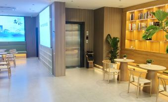 XunShui Hotel