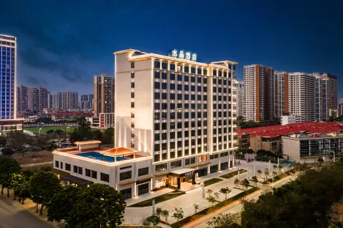 Beihai Silver Beach Qiaogang Style Street Orange Crystal Hotel