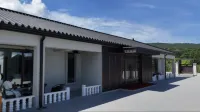 觀峯山水情民宿 - 泳池