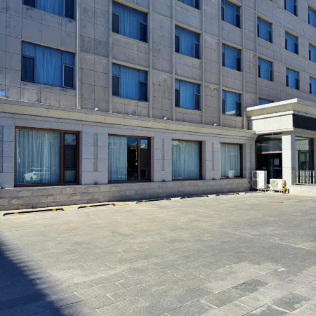 Sunite Youqi Oasis Business Hotel