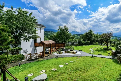 Fengyin Sanqiu Hostel