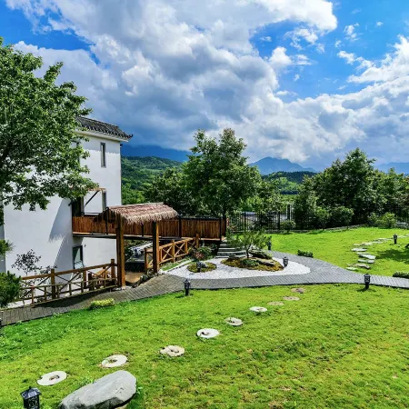 Fengyin Sanqiu Hostel