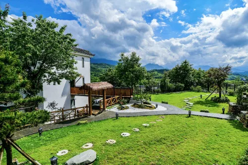 Fengyin Sanqiu Hostel Hotels in Luxi