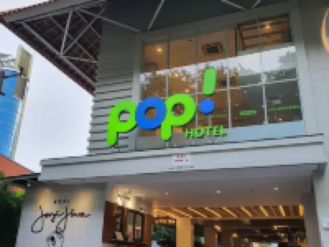 Pop! Hotel Diponegoro Hotels in Wonokromo