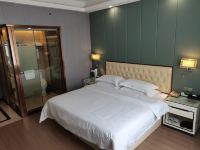 L印象酒店(贵港荷城店) - 标准大床房