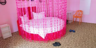 We+精品主題酒店（靈川電子科技大學花江校區店） 鄰近廣西重點學科思想政治教育學科桂林電子科技大學的酒店