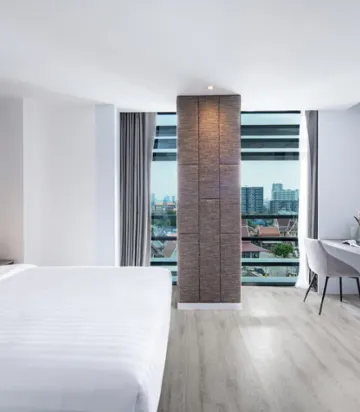 ห้องดีลักซ์ เตียงใหญ่ 1 เตียง