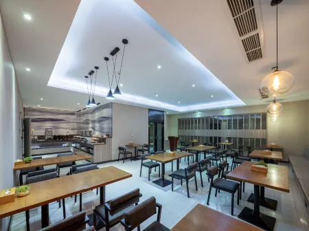 Rest Comfort Hotel (Wenzhou Oubei Shuangta Road) Отели рядом с достопримечательностью «Oubei Marina»