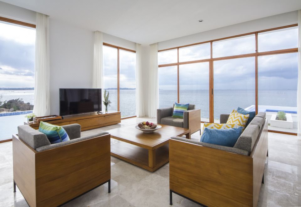 Dream World AquaOver view